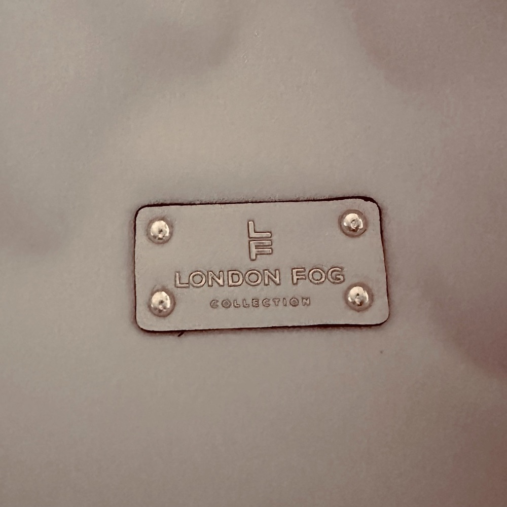 LONDON FOG Adjustable Irina Bucket Bagâ or TOTE in Vanilla. New. MSRP $108. - Picture 11 of 16